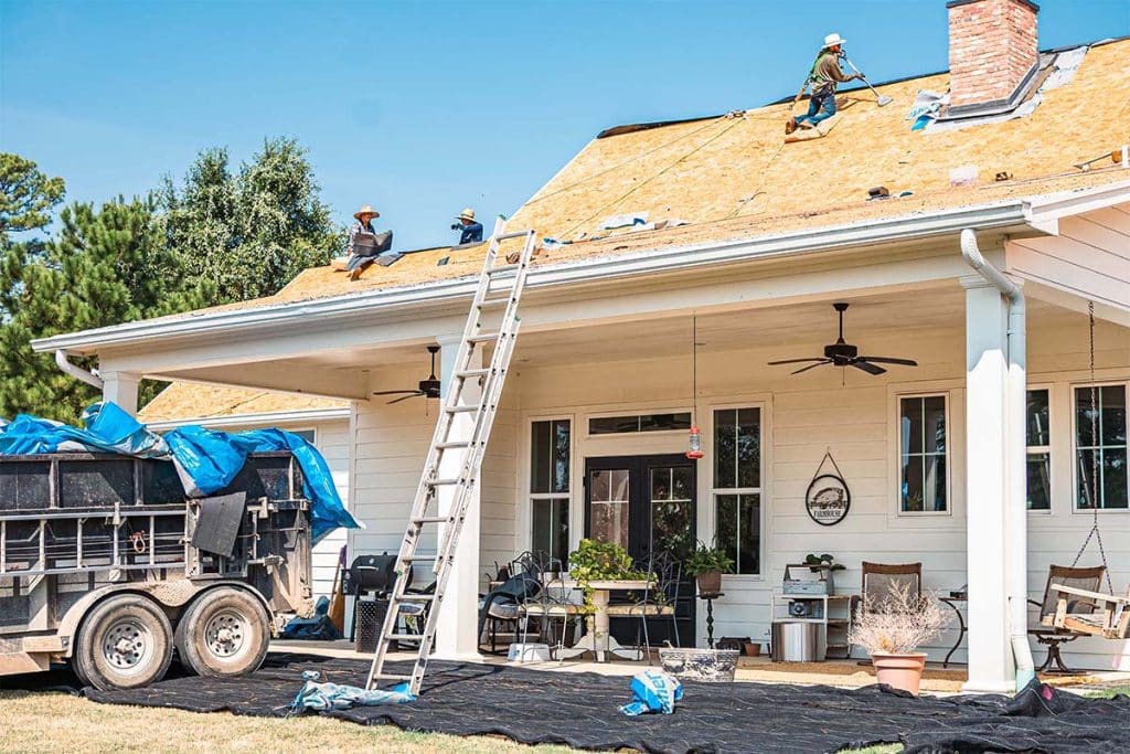 Looking for the best roofing material for your roof replacement? Advantage Roofing has the solution you need. Contact us today for a consultation!
