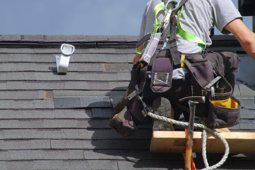 Advantage Roofing offers Free Analysis from Roofing Companies Near Me - Discover top-notch services for your roof today!